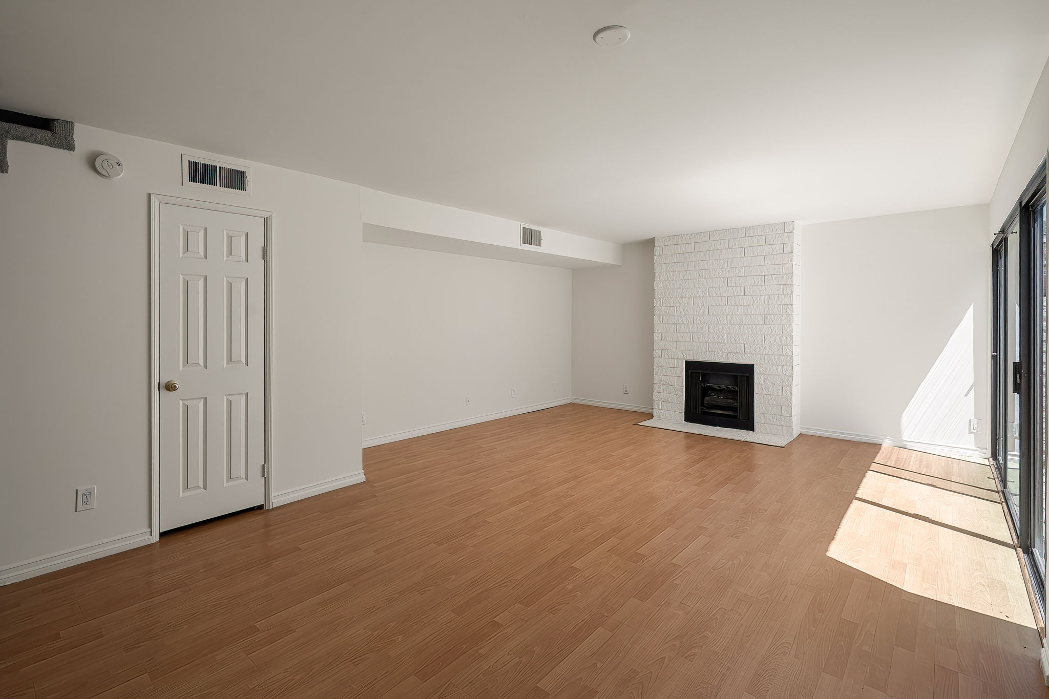 1805 S Barrington Avenue 5-7