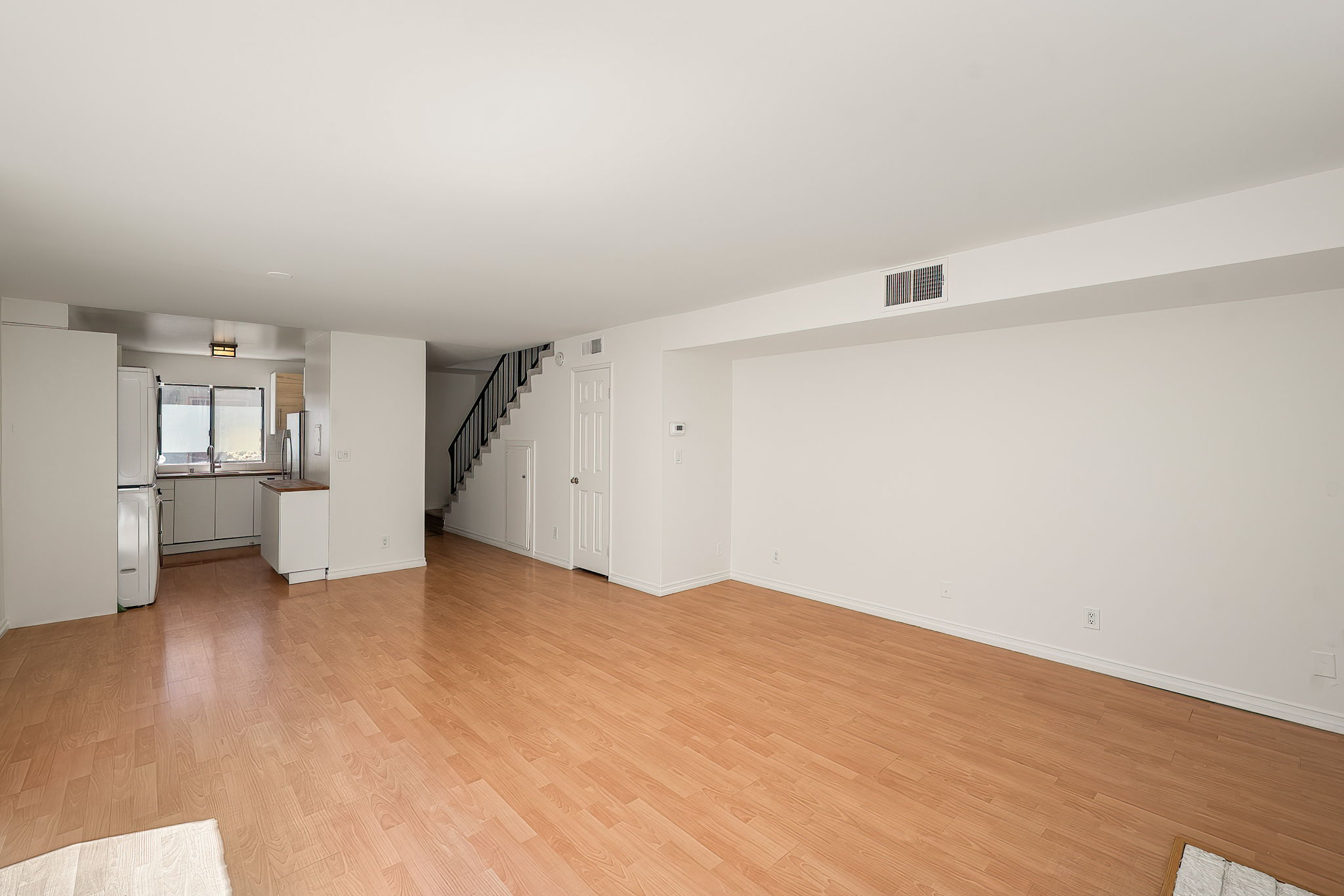 1805 S Barrington Avenue 5-10