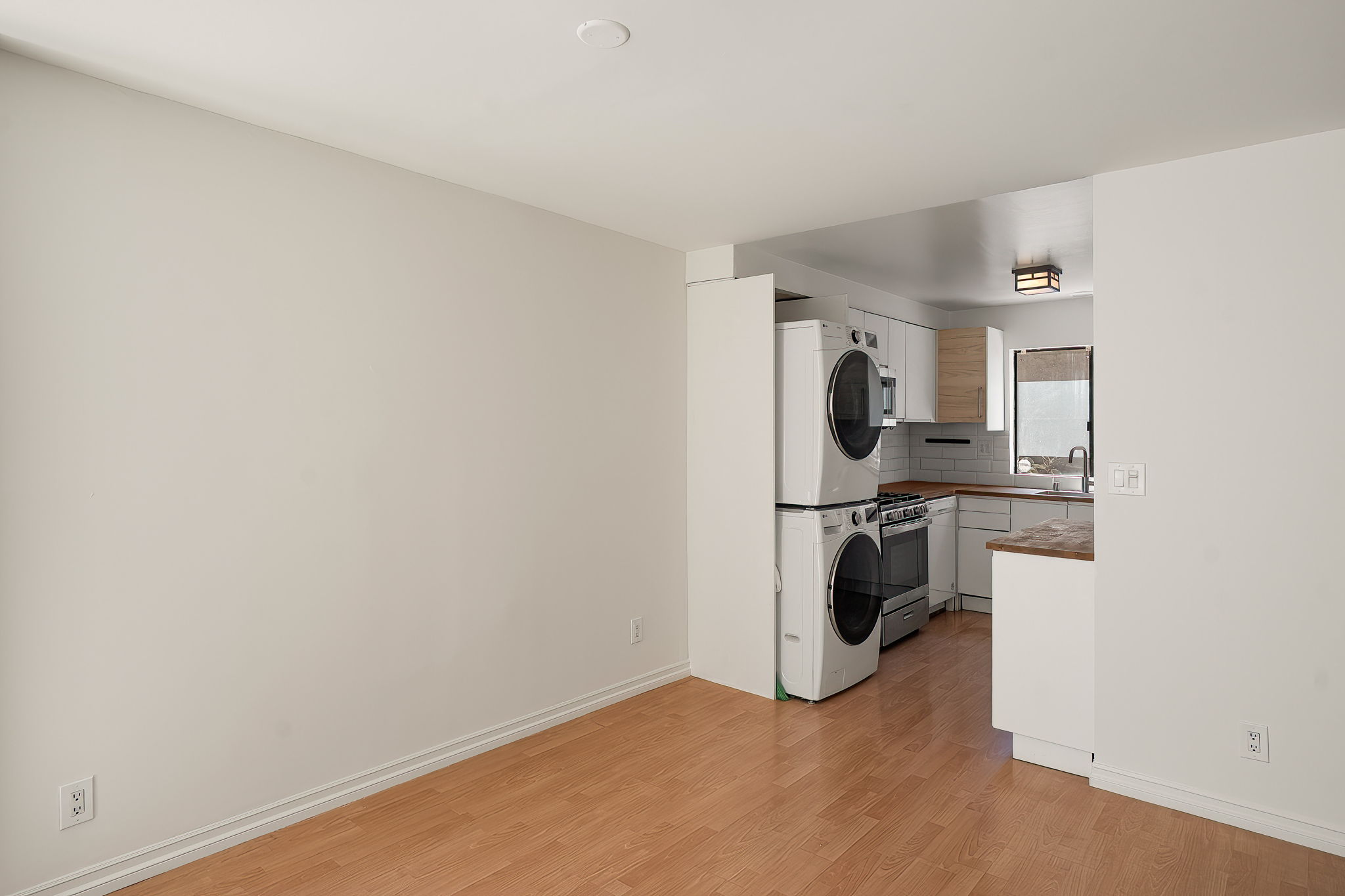 1805 S Barrington Avenue 5-11