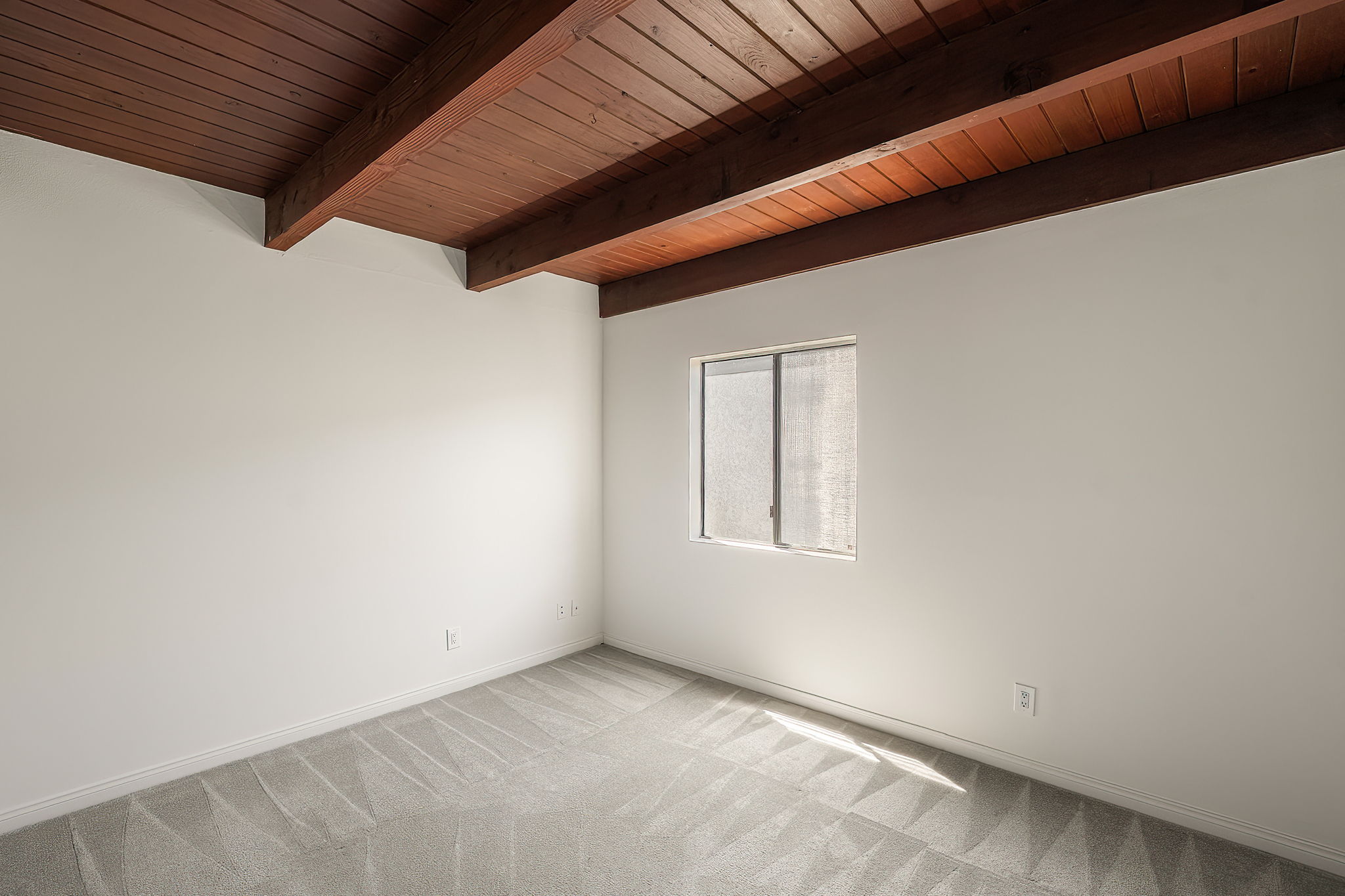 1805 S Barrington Avenue 5-19