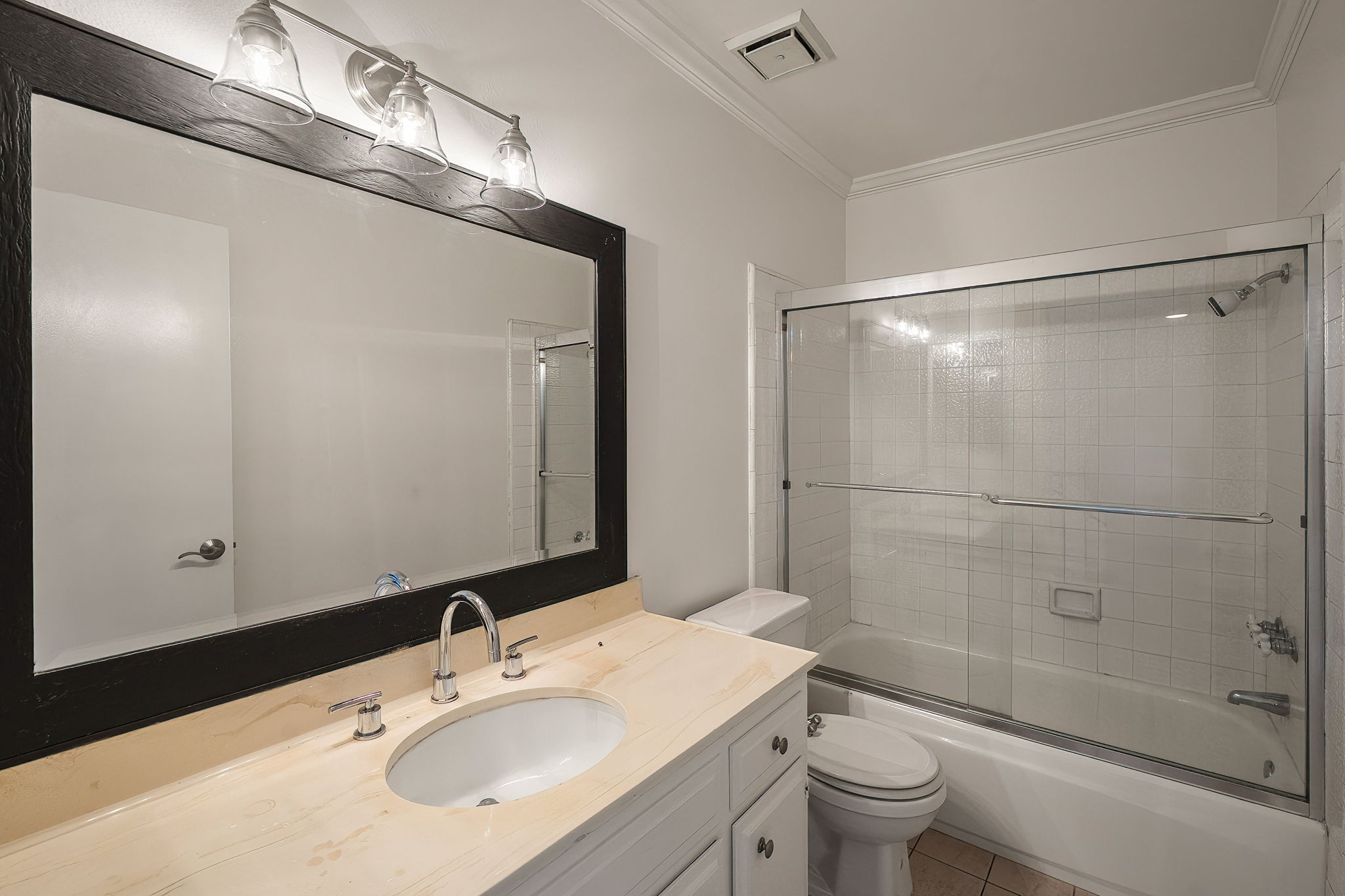 1805 S Barrington Avenue 5-21