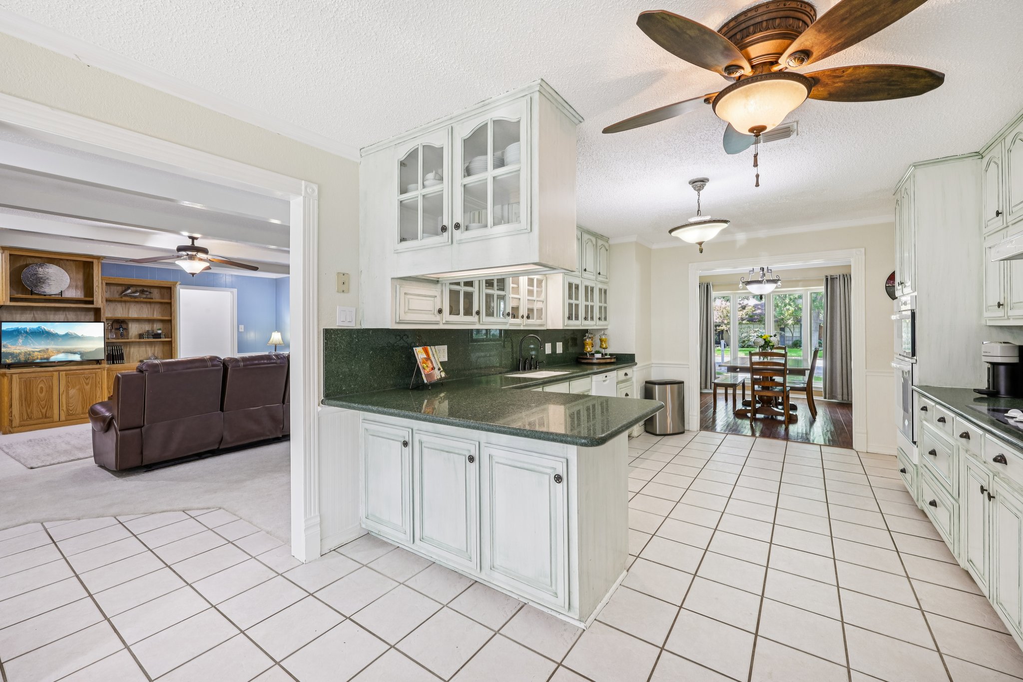 Winewood Ln-S0907-017.jpg