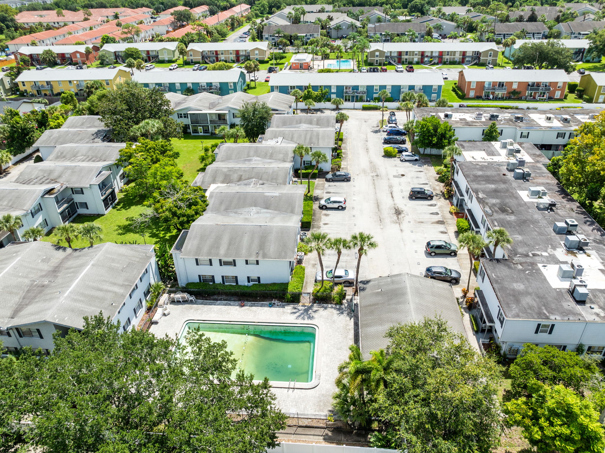 Bird's-Eye View/Community Pool