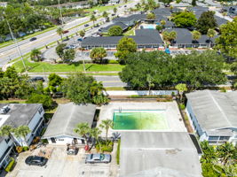 Bird's-Eye View/Community Pool