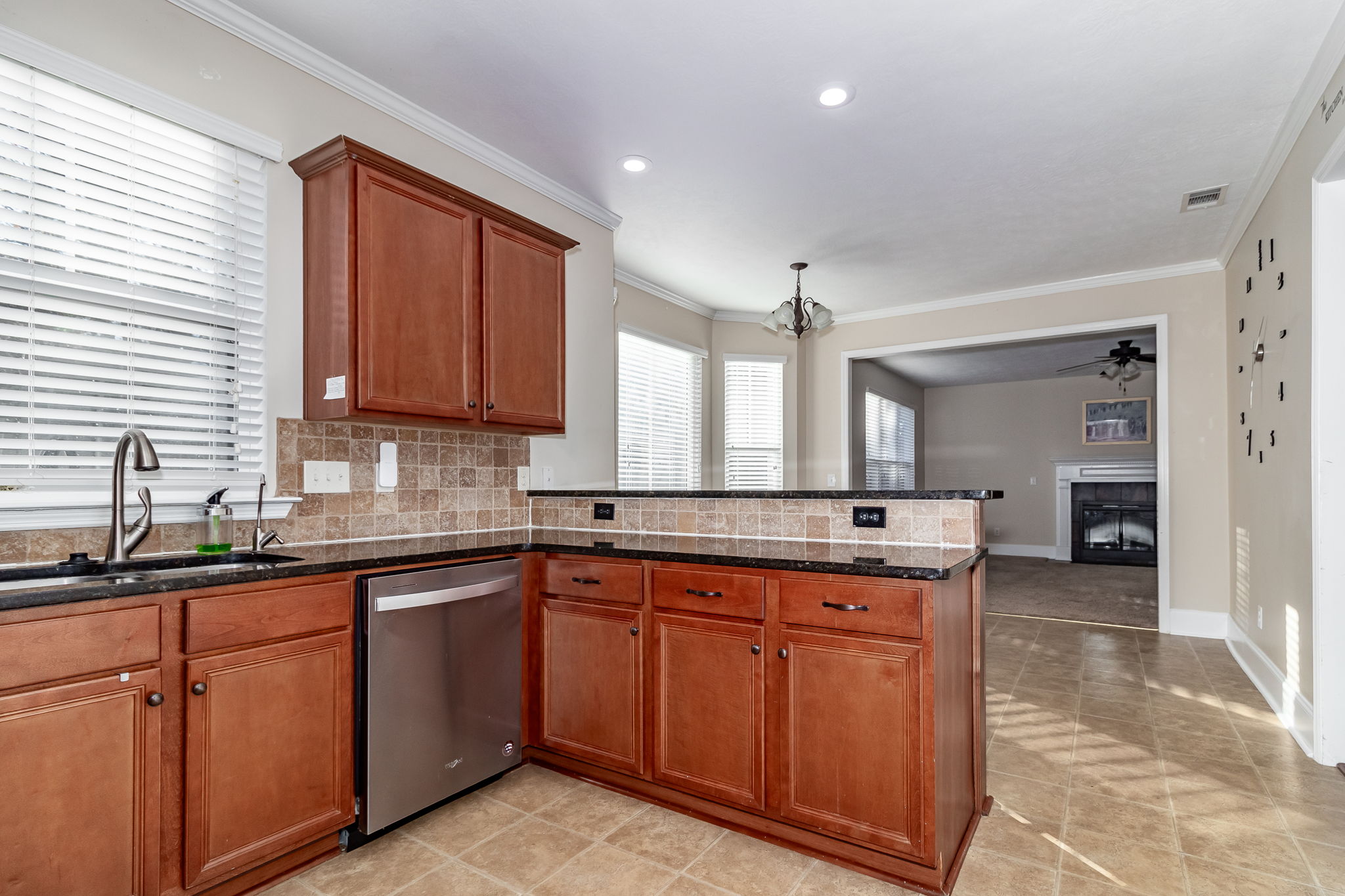 Kitchen/Breakfast Area
