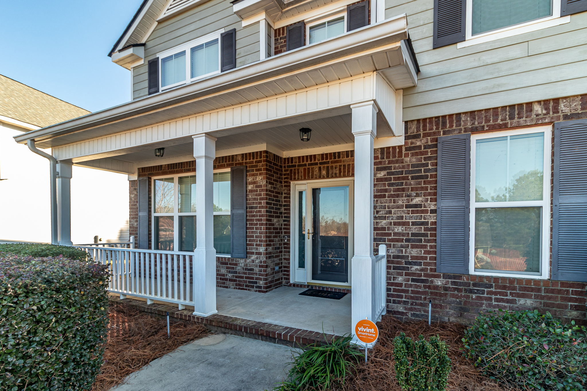 Front Porch/Entrance