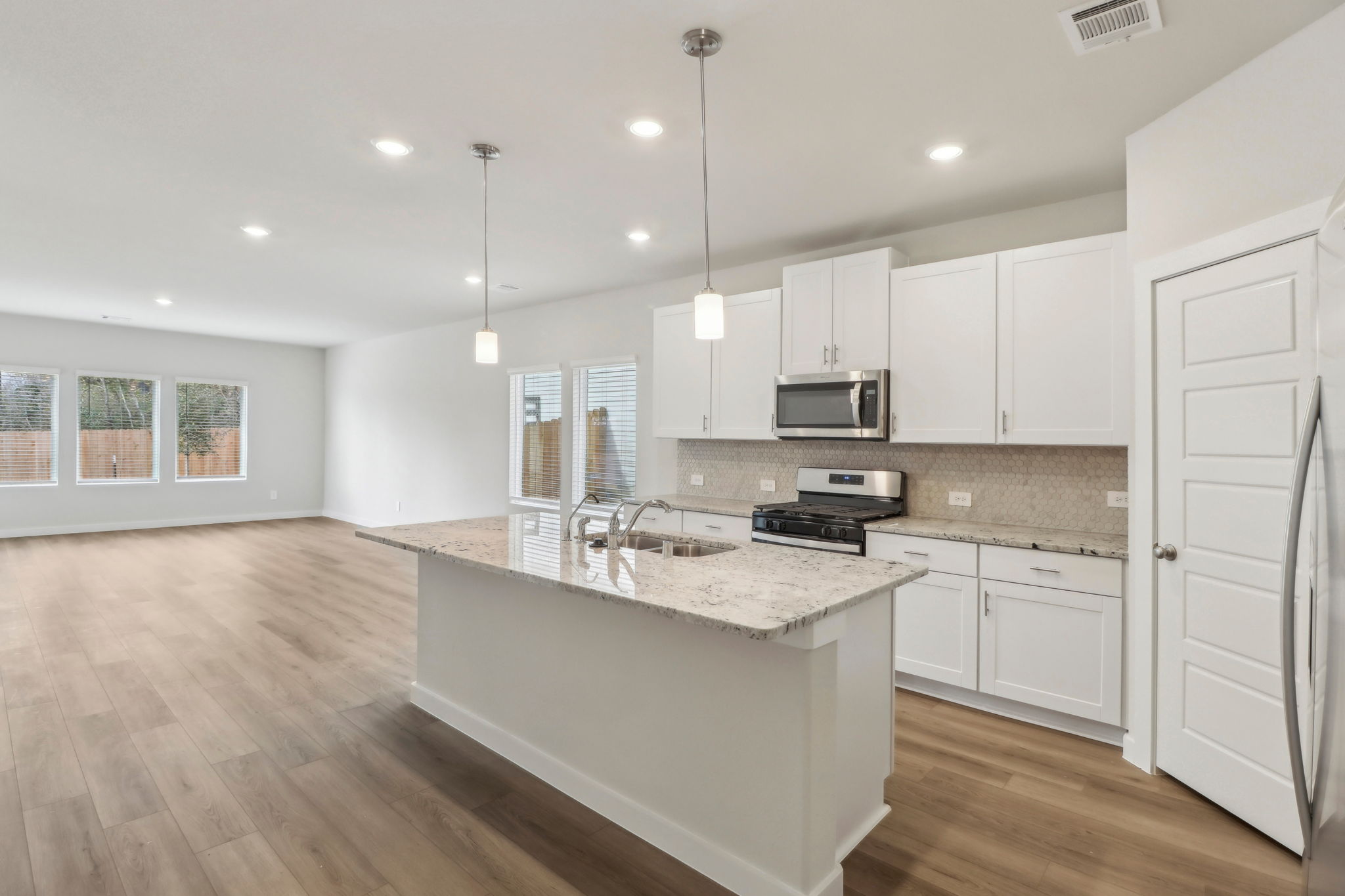 Houston - Pine Lake Cove - 18067 Martin Pines Dr, Conroe, TX 77356 - 008