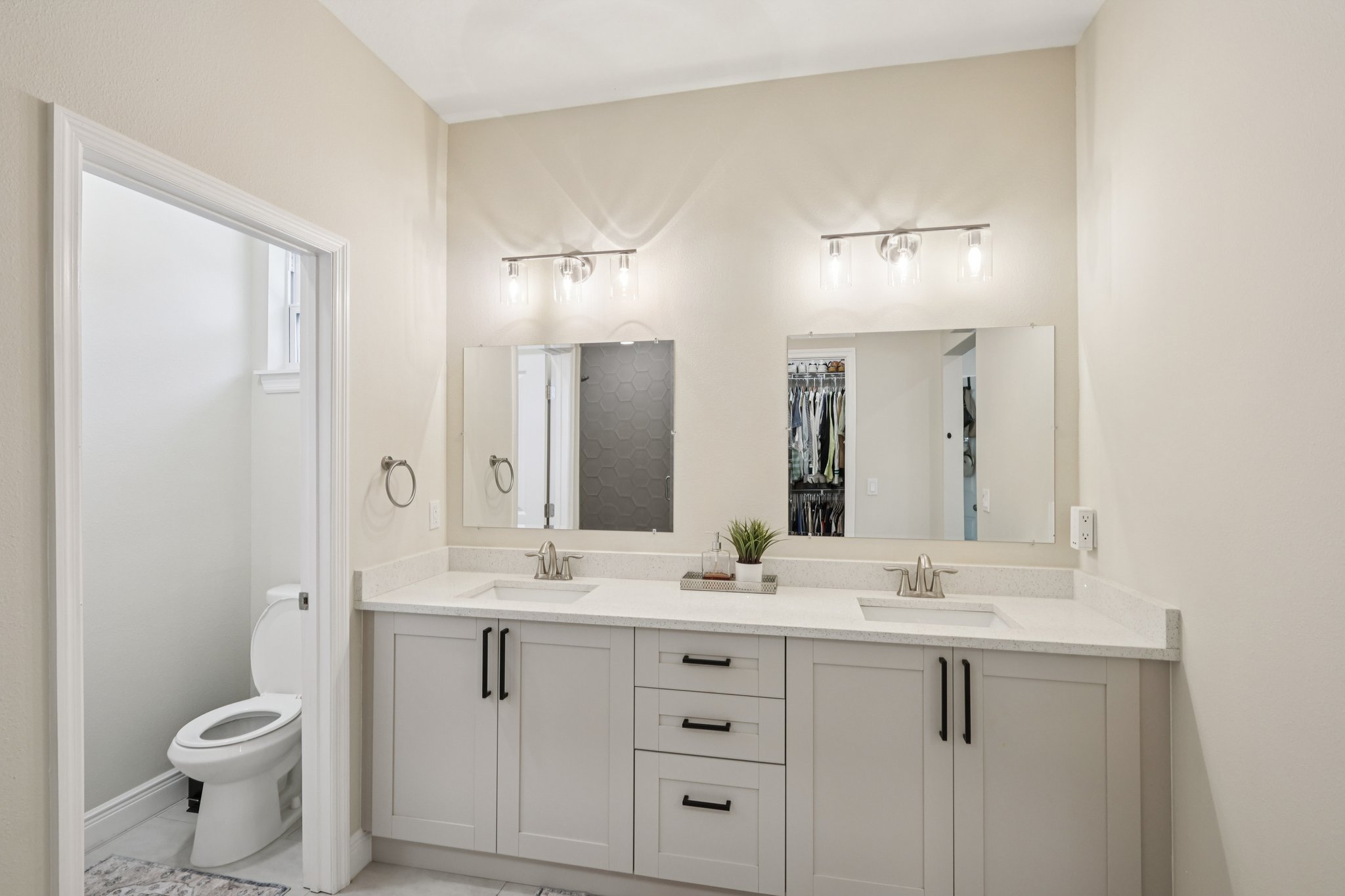 E Powhatan Ave-S2312-031.jpg