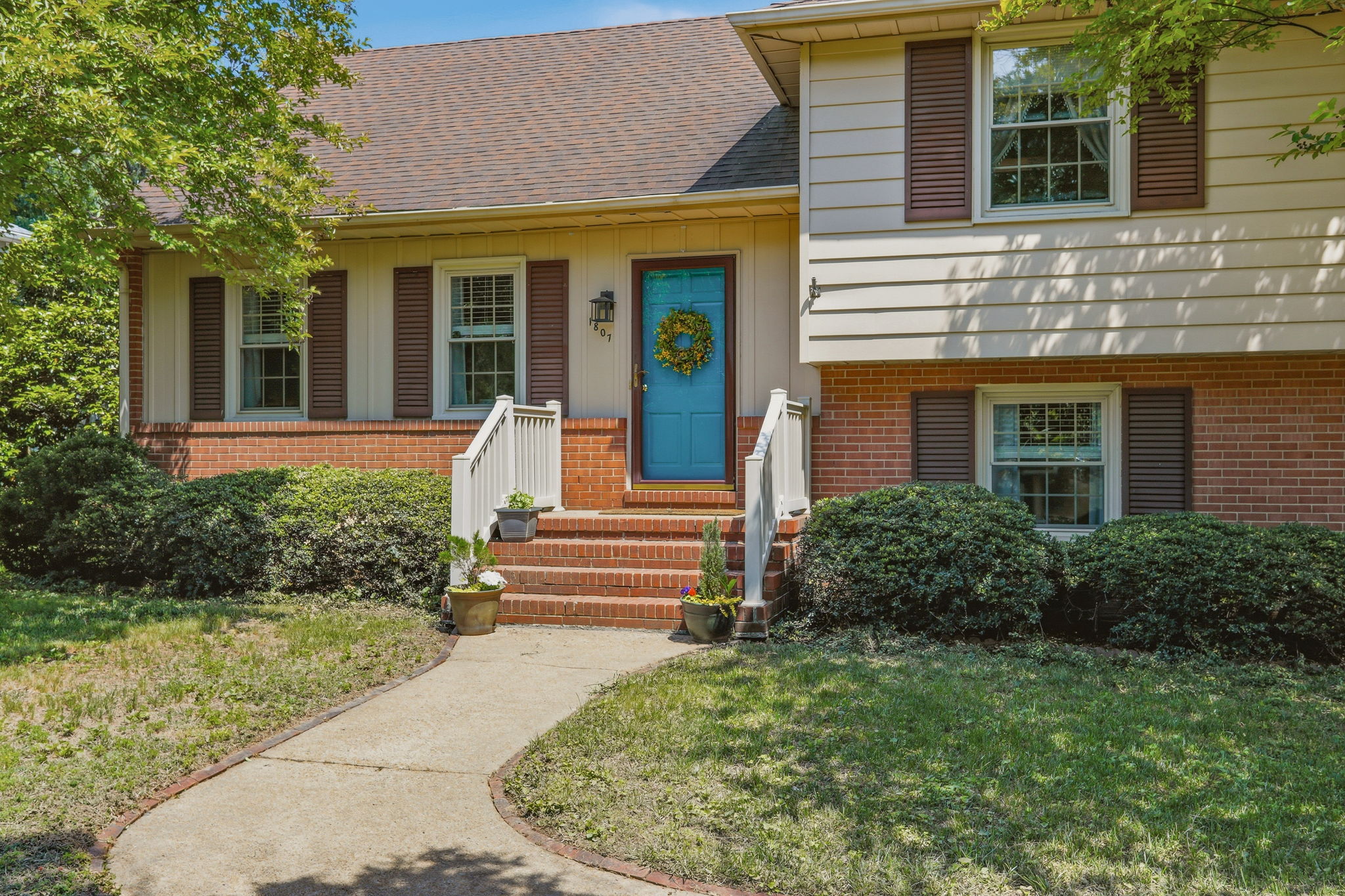 04-Exterior Front