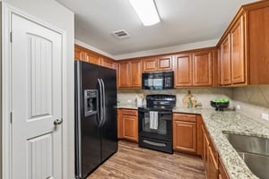 Enchanted Rock Dr-S2204-013.jpg