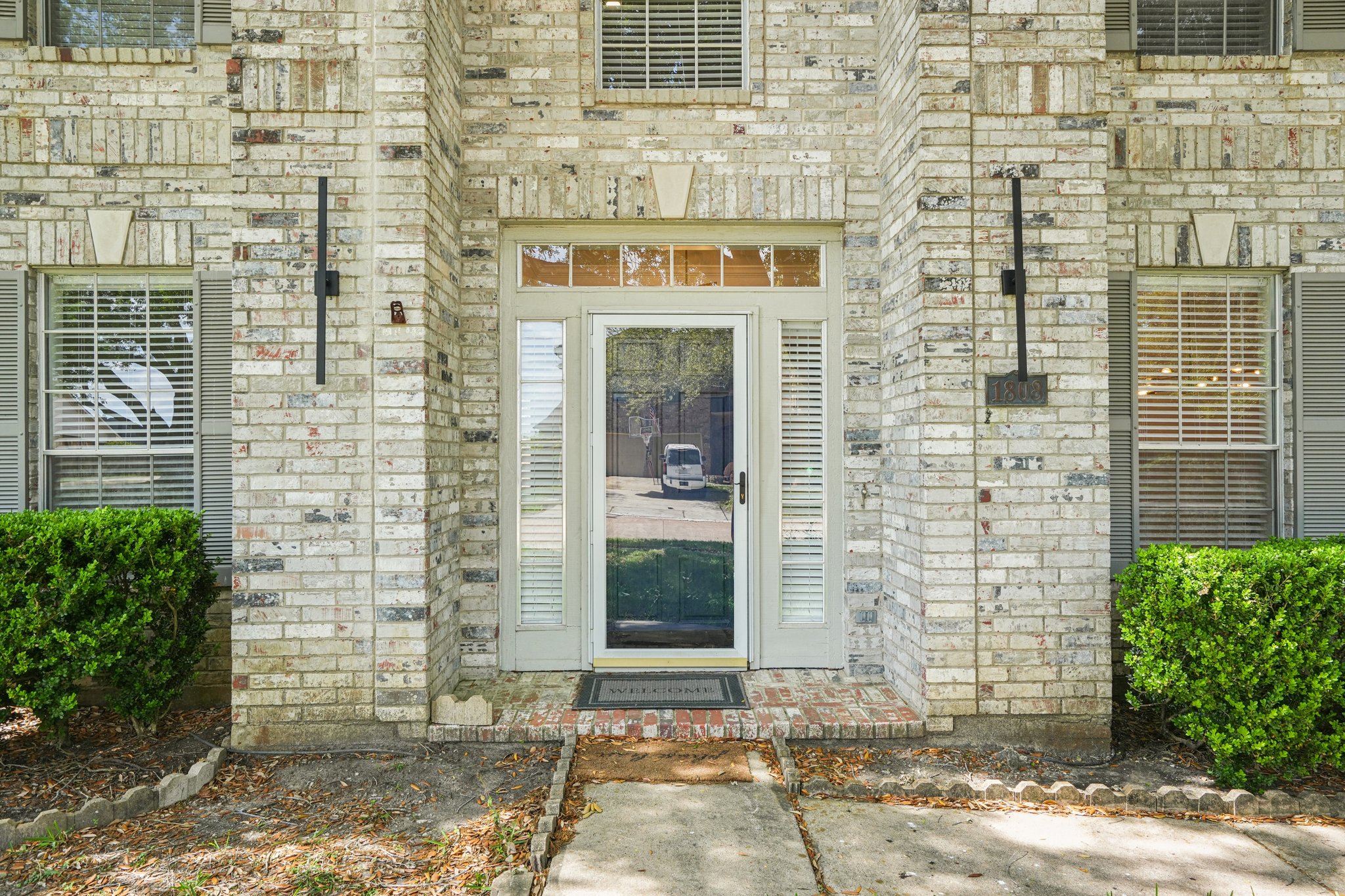 N Mission Cir-S3103-010.jpg