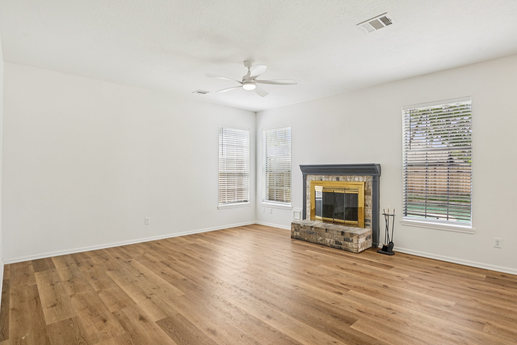 N Mission Cir-S3103-016.jpg