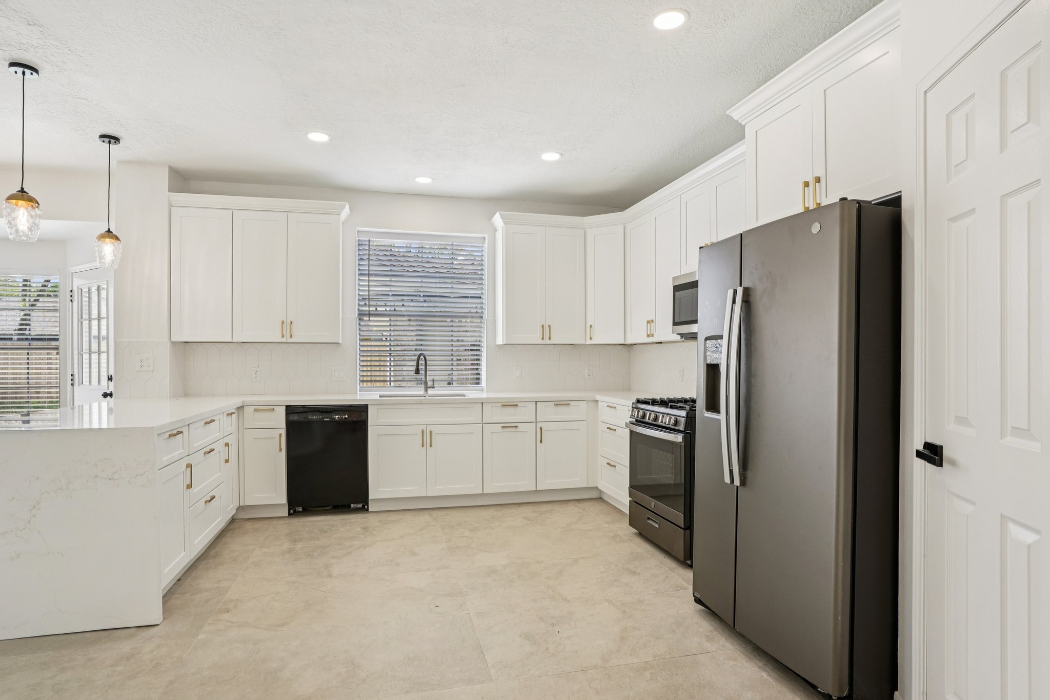 N Mission Cir-S3103-021.jpg