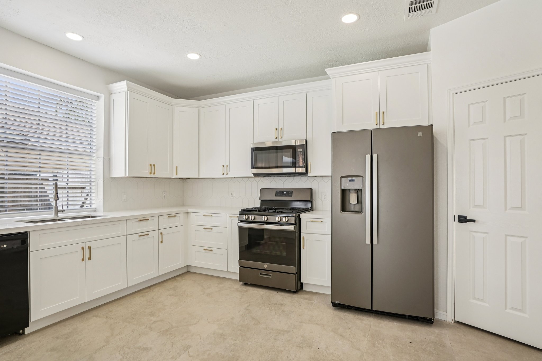 N Mission Cir-S3103-022.jpg