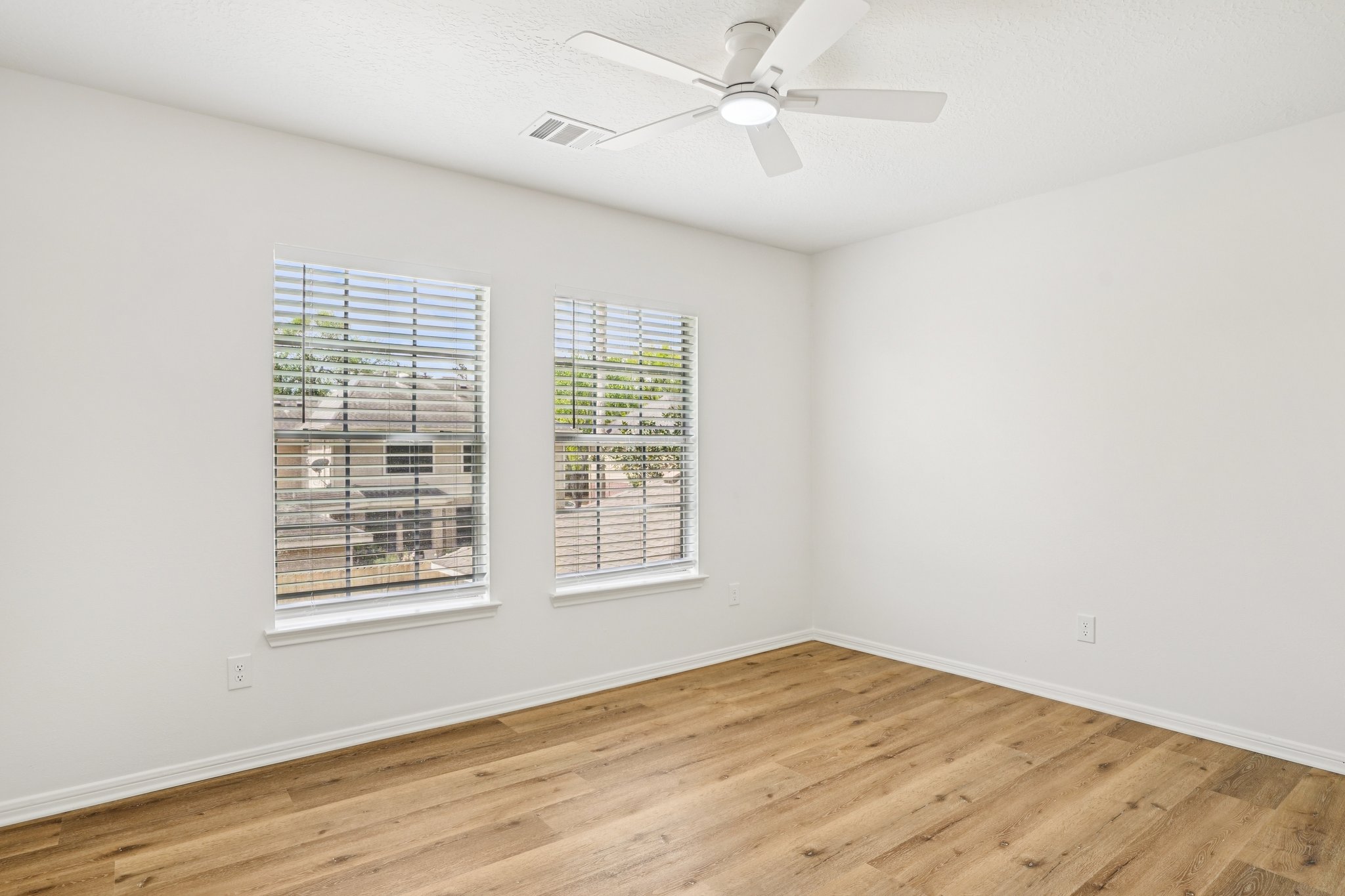 N Mission Cir-S3103-048.jpg