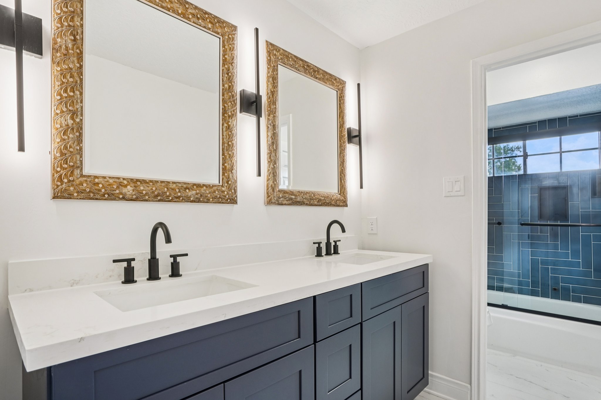 N Mission Cir-S3103-052.jpg