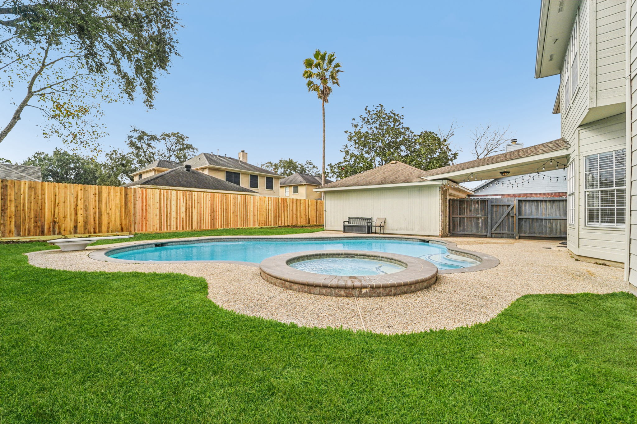 N Mission Cir-S0404-005