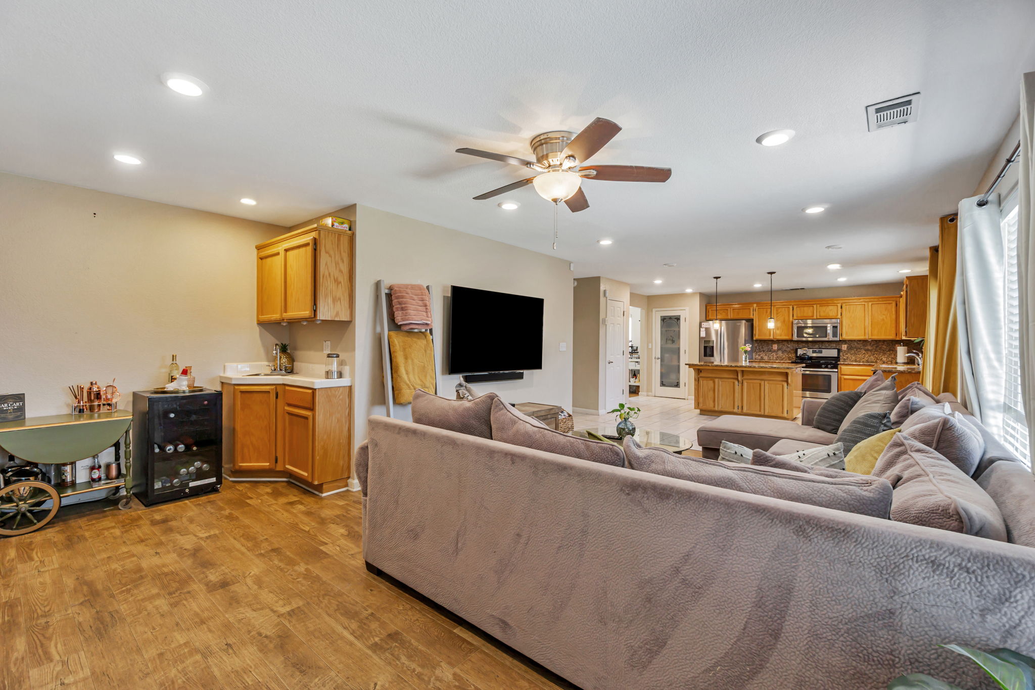 010_1808 Terrace Dr