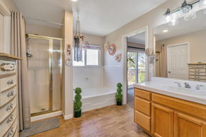 038_1808 Terrace Dr