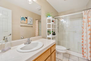 041_1808 Terrace Dr