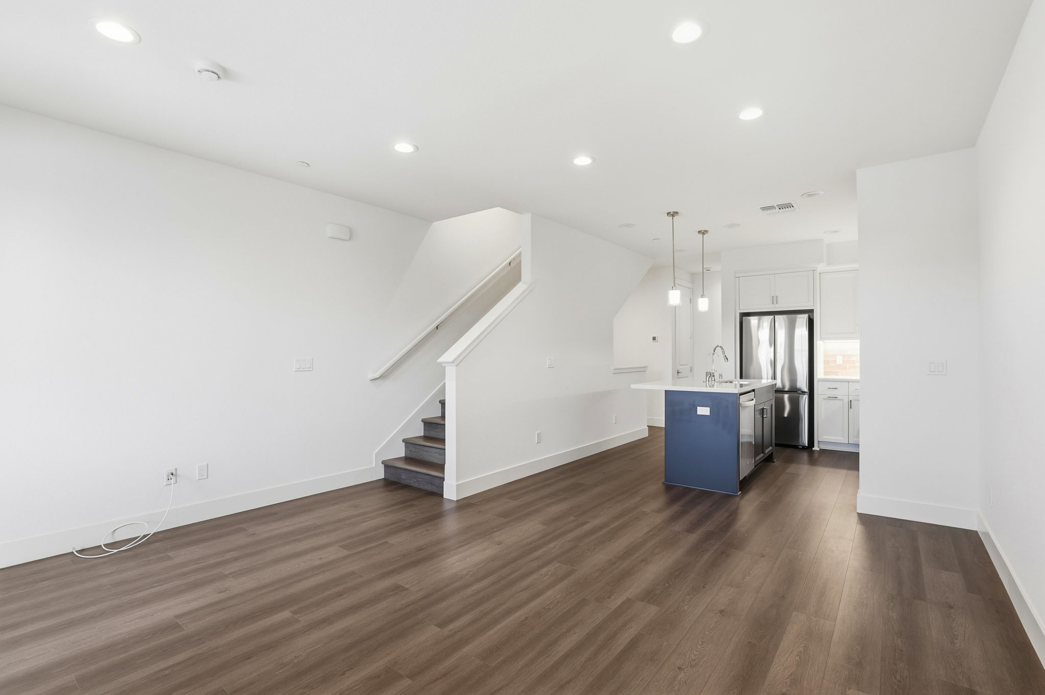 009_f8_18086 Monterey Rd