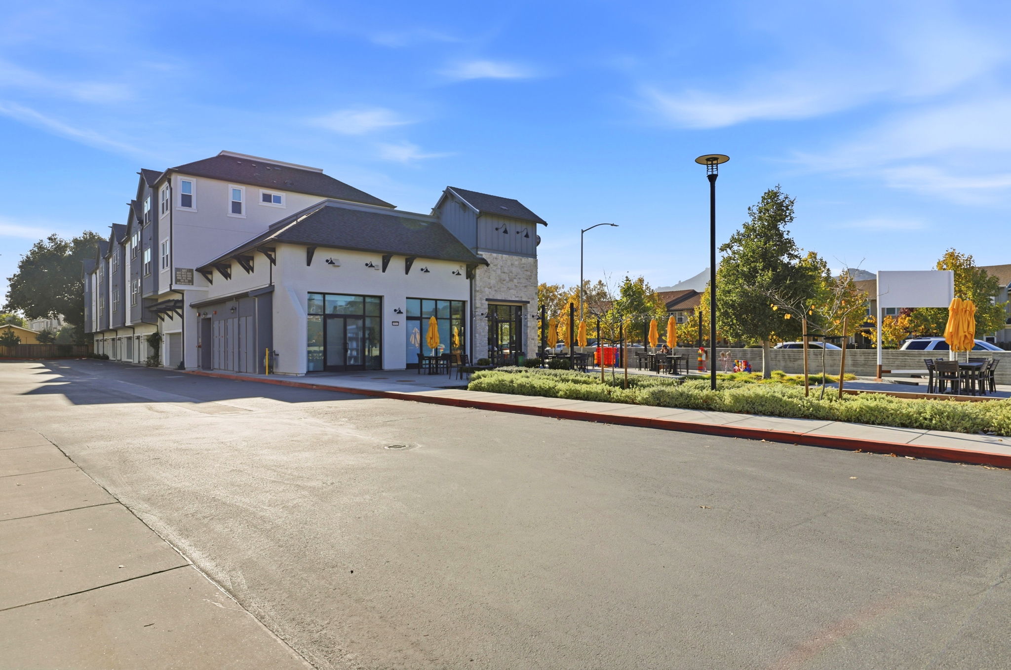 037_f8_18086 Monterey Rd