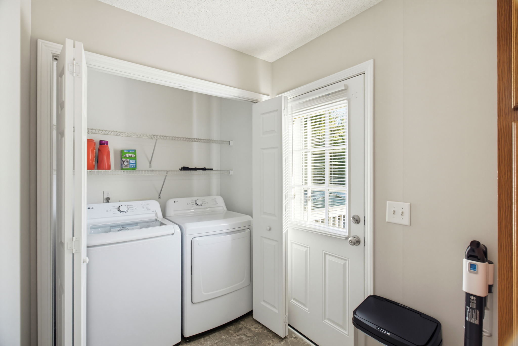 1809 Augusta Dr-14