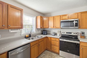 1809 Augusta Dr-13