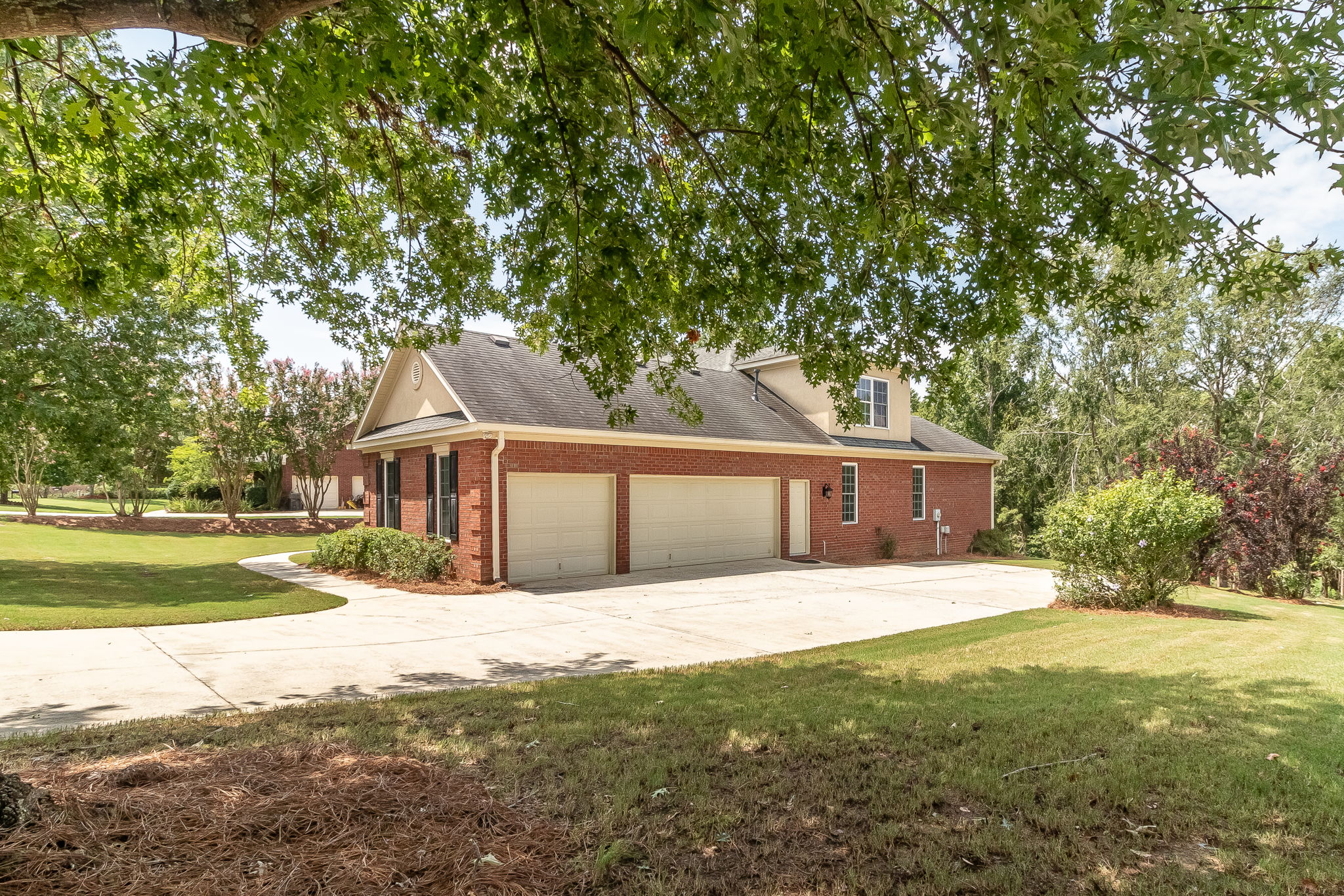 3 Car Garage