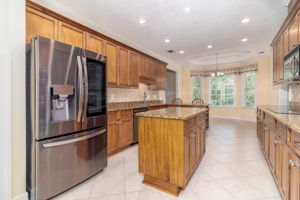 Kitchen/Breakfast Area