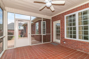 Screened-in Porch