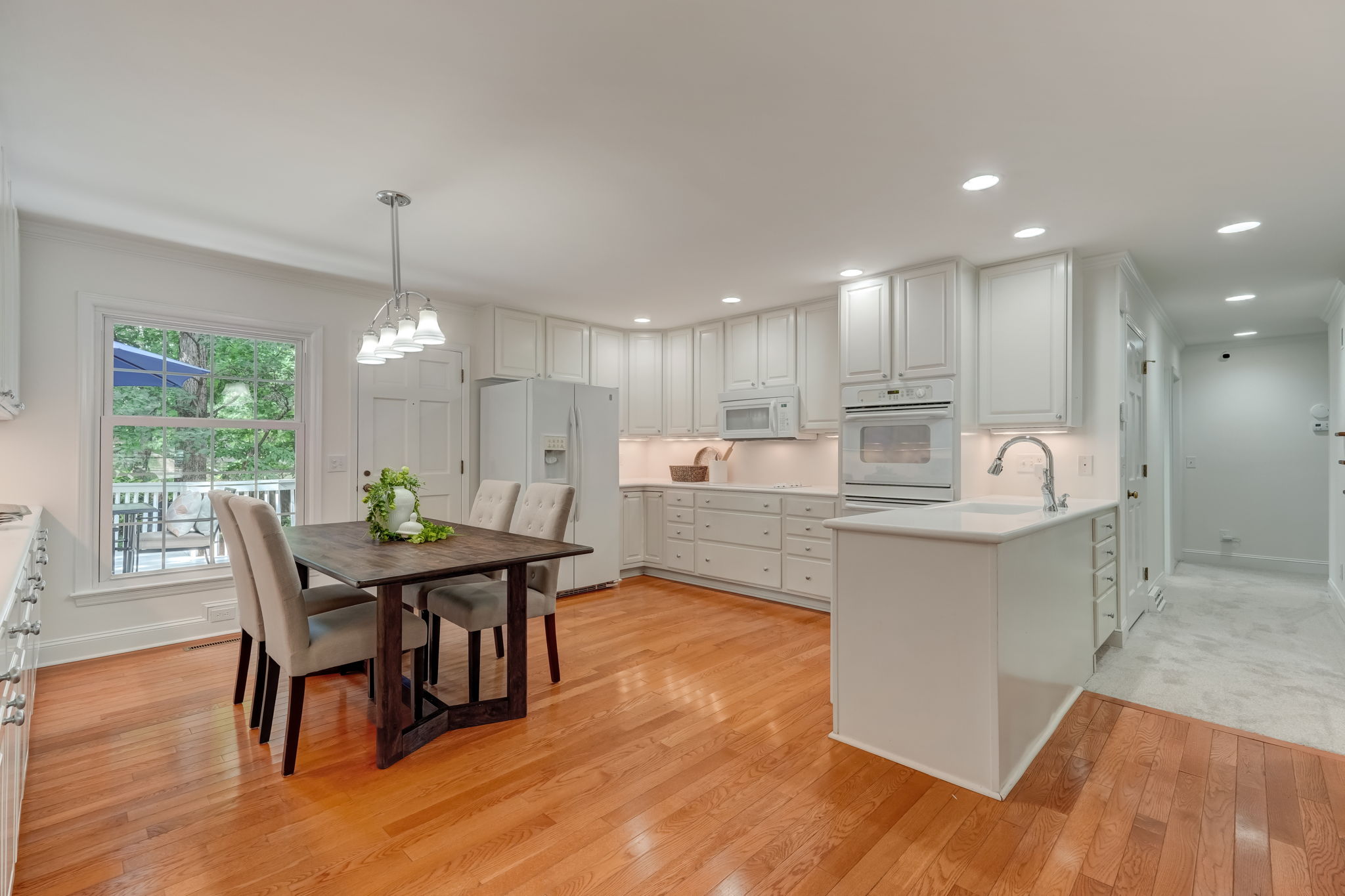 Kitchen/Breakfast Area