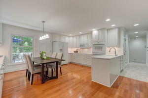 Kitchen/Breakfast Area