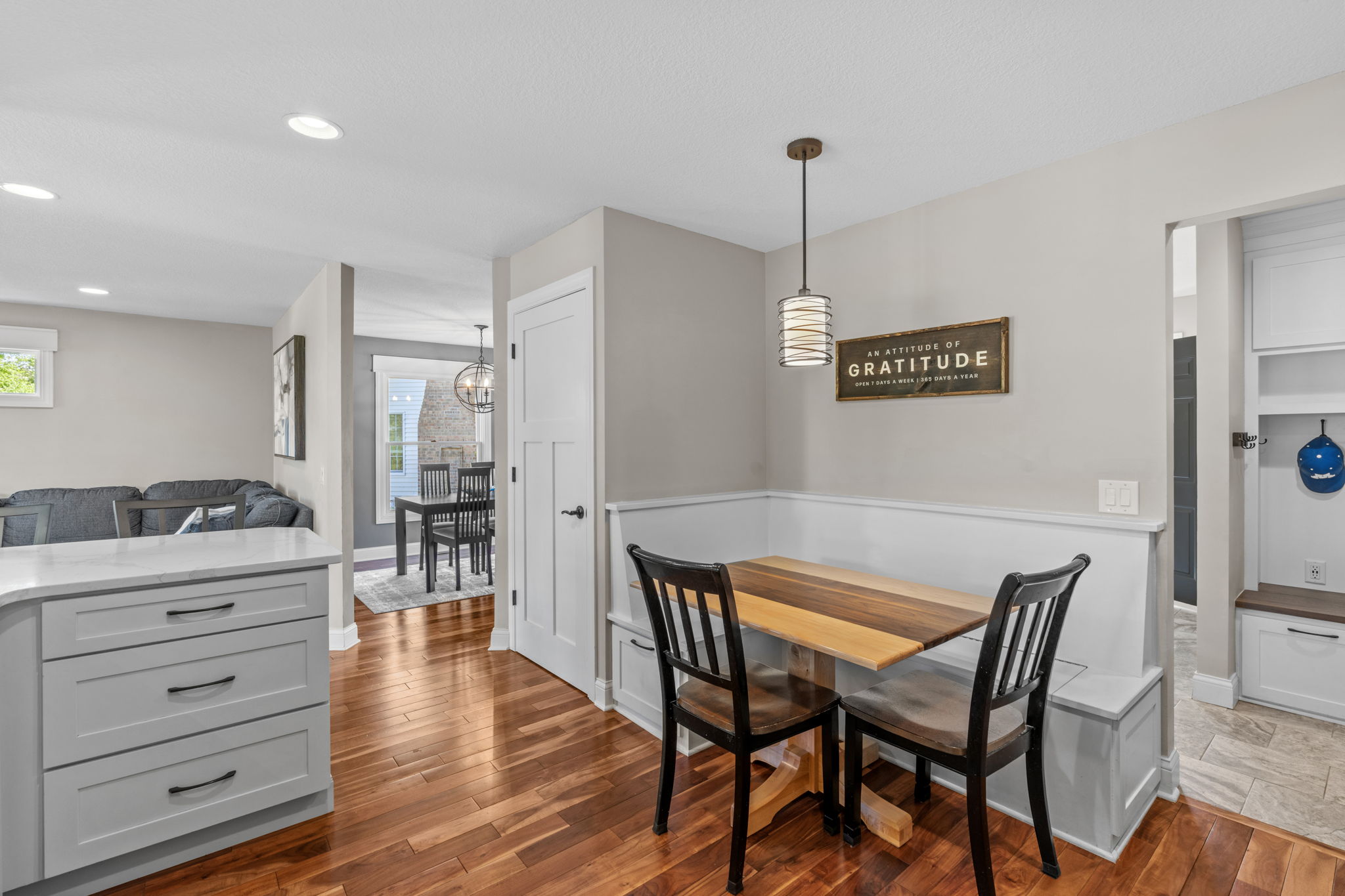  Photo 30