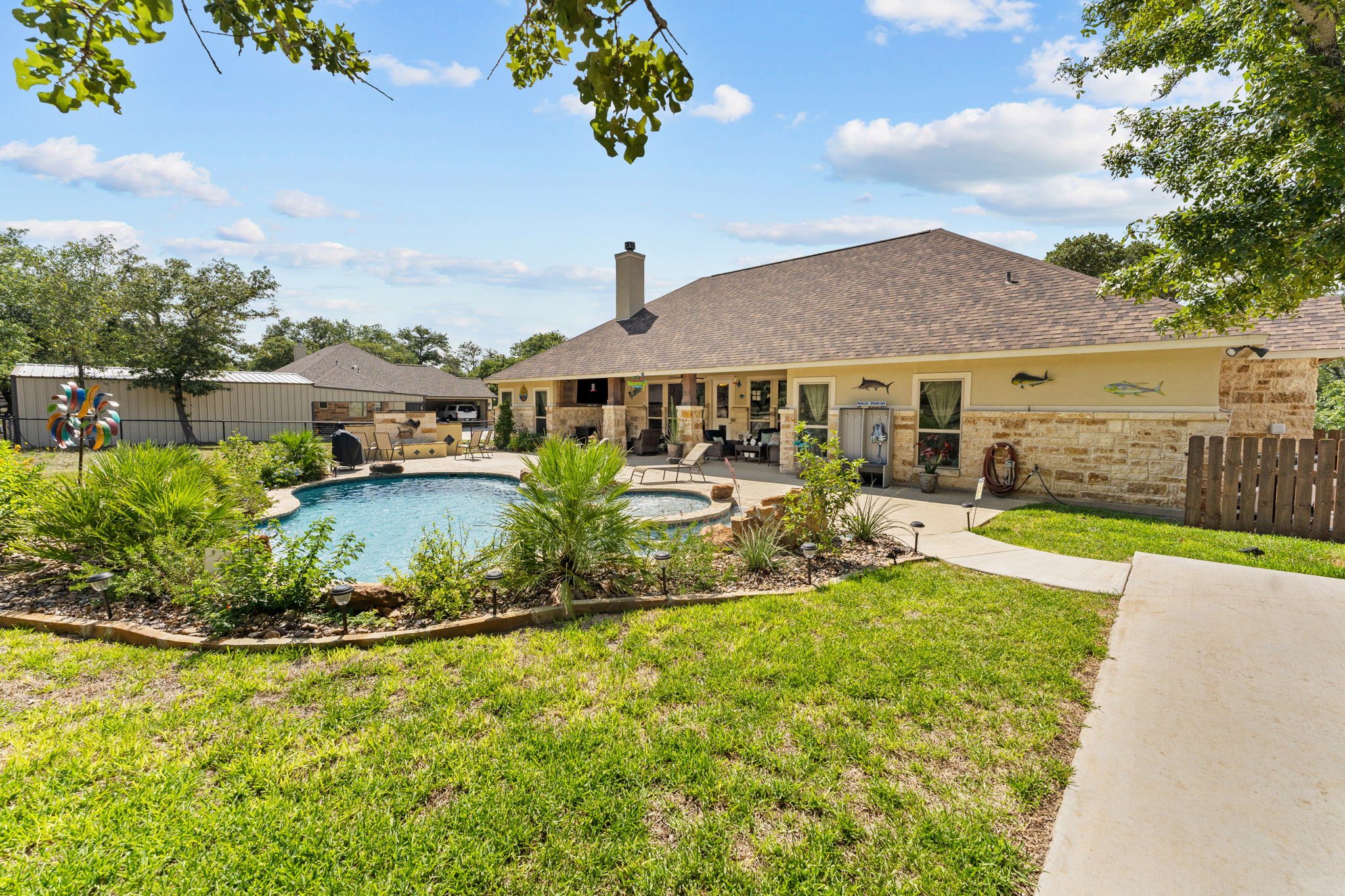 181 Champions Blvd, La Vernia, TX 78121, USA Photo 27