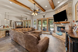 181 Champions Blvd, La Vernia, TX 78121, USA Photo 12
