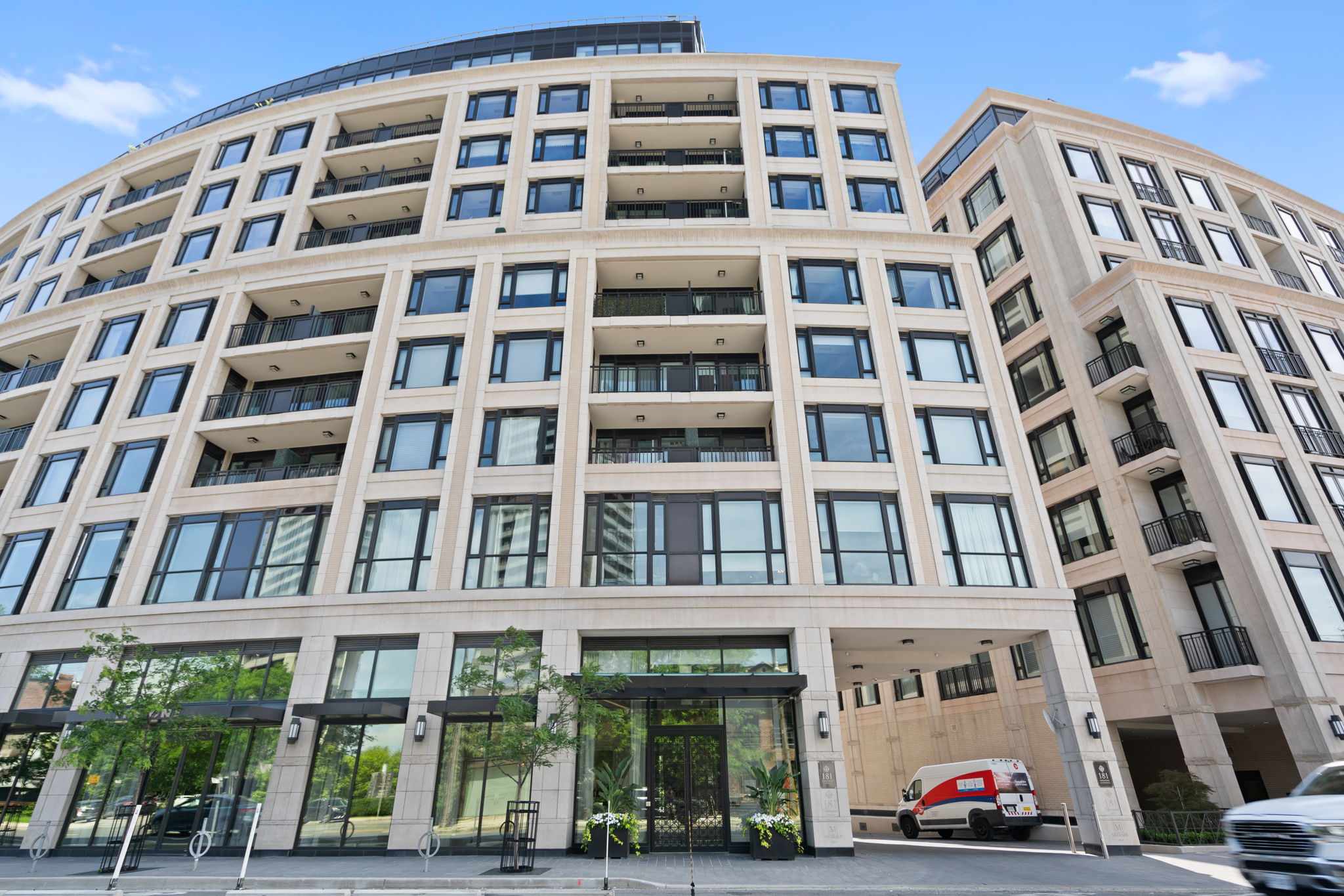 181 Davenport Rd Unit 409 Toronto, ON M5R 1J1