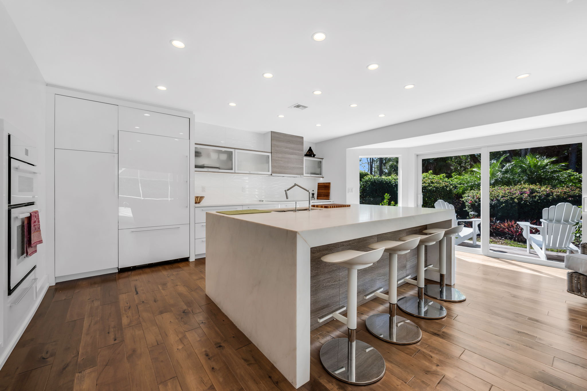 Breakfast Bar - Kitchen
