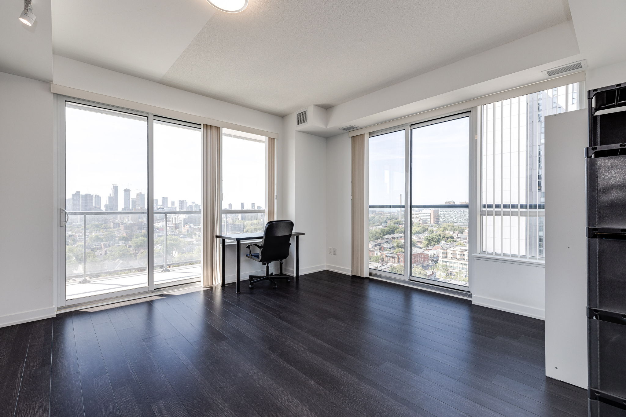 Toronto property showcase — delivered property photograph 3