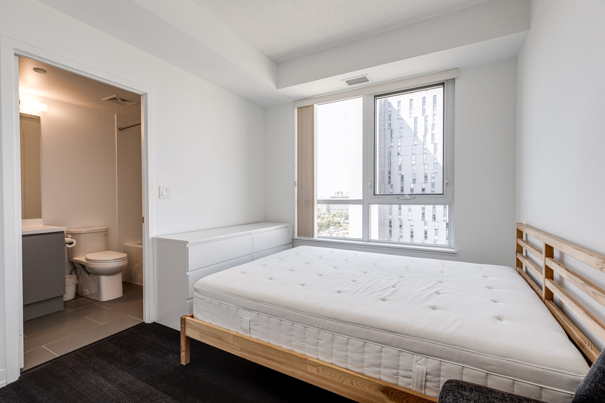 Toronto property showcase — delivered property photograph 14