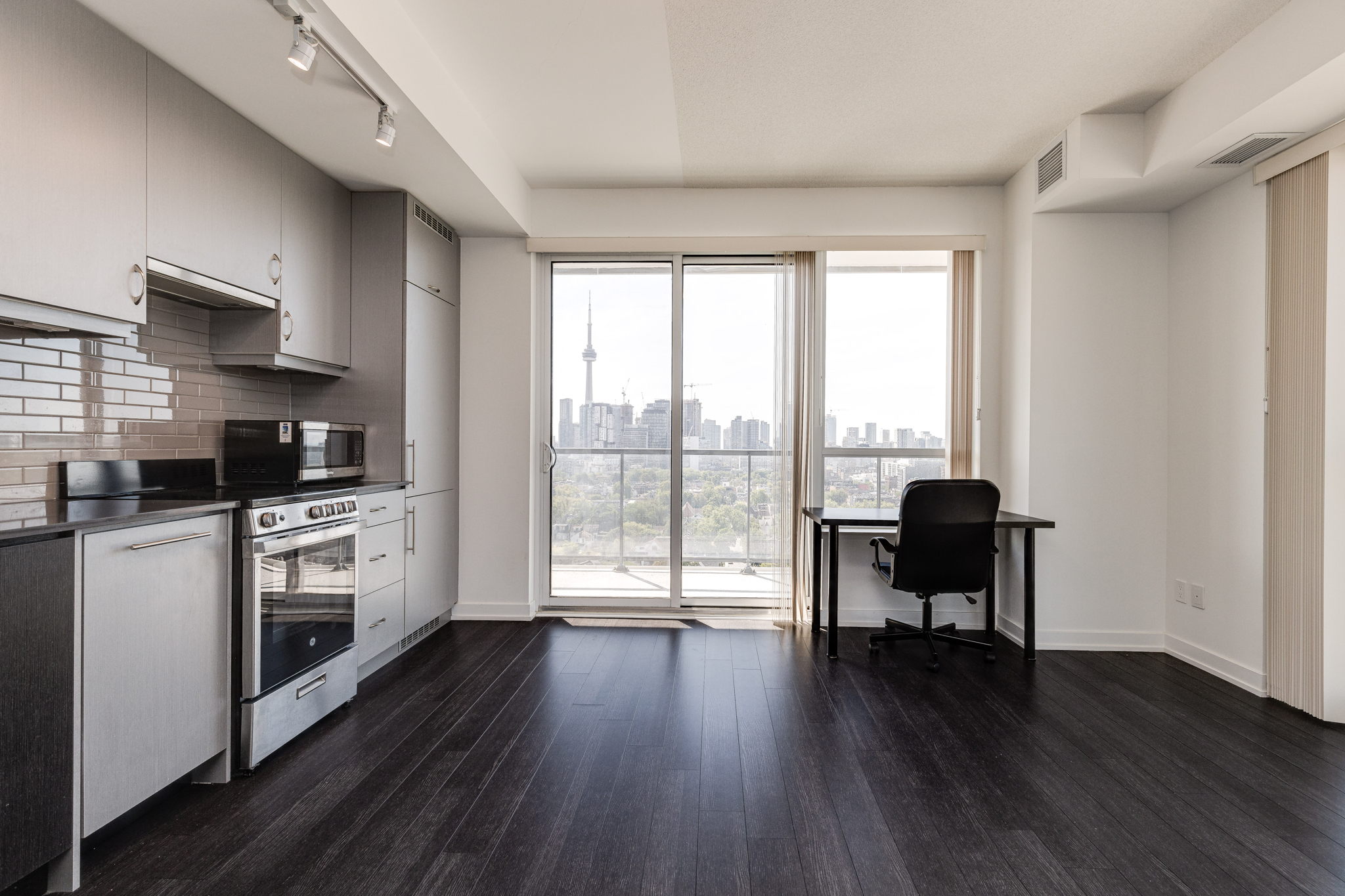 Toronto property showcase — delivered property photograph 4