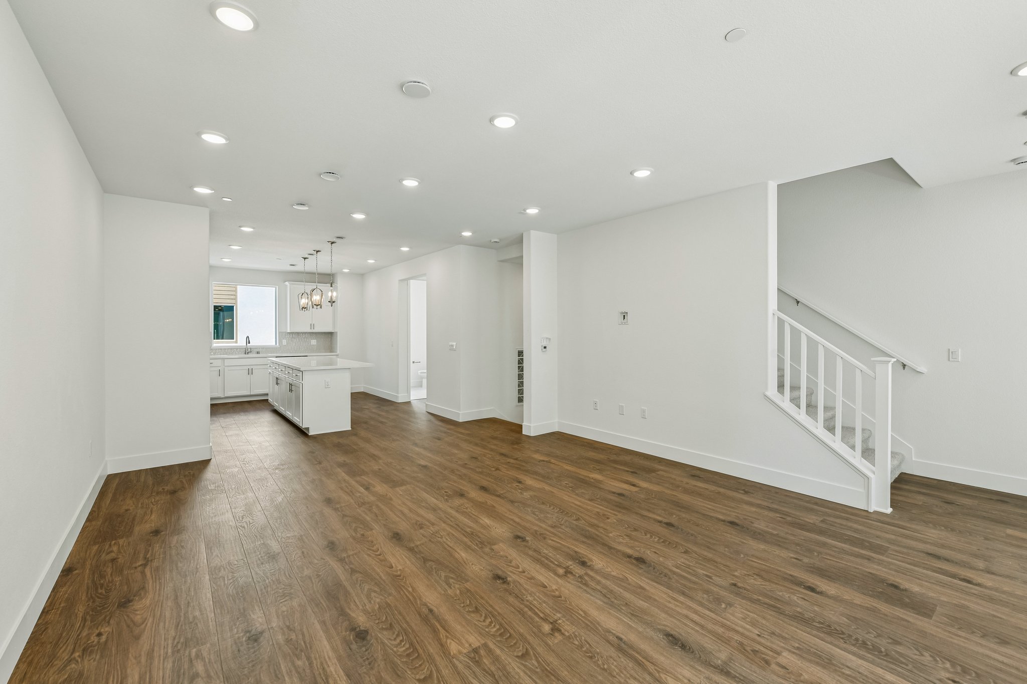 Loft Walk-S2707-008.jpg