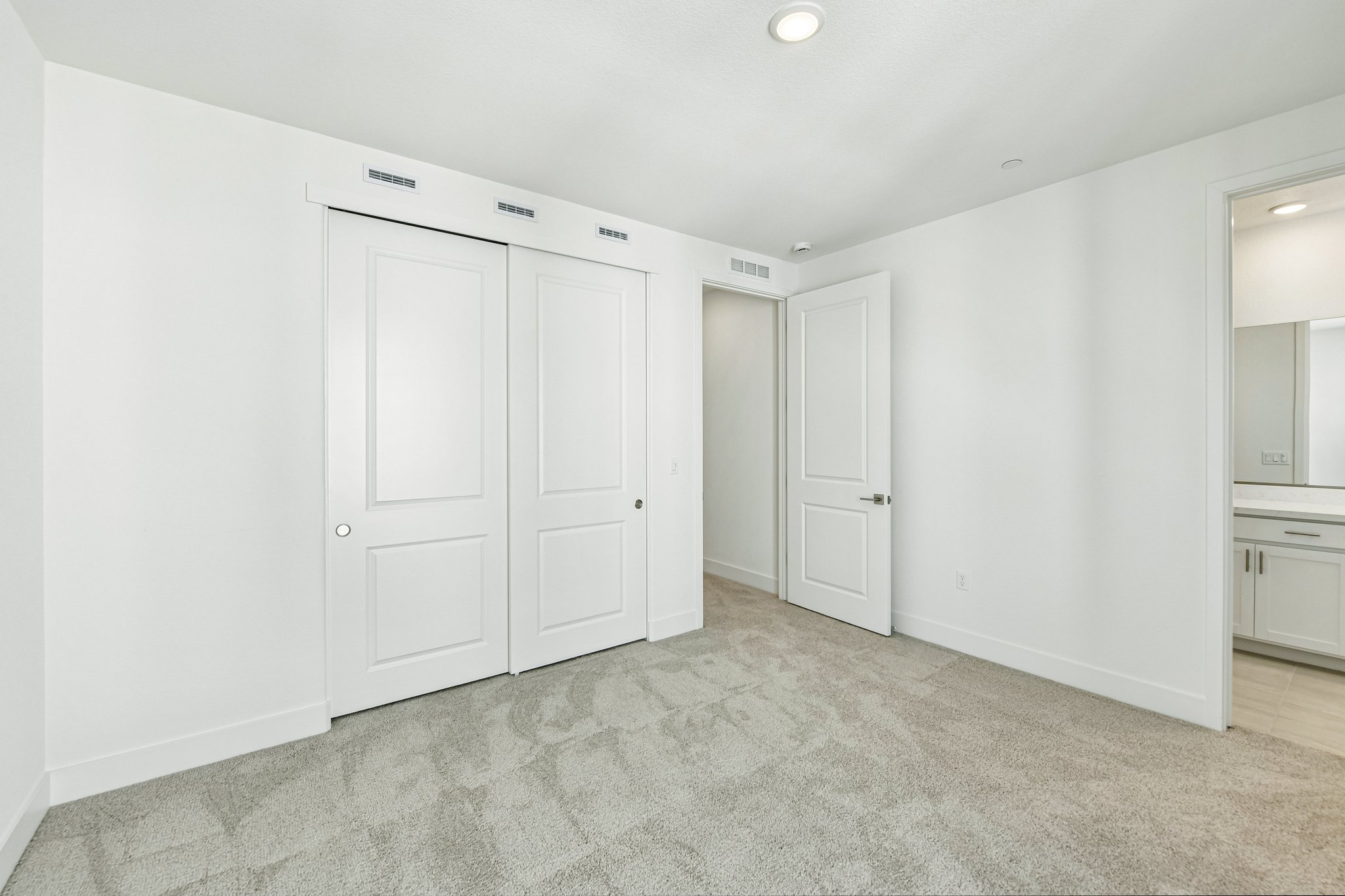 Loft Walk-S2707-025.jpg