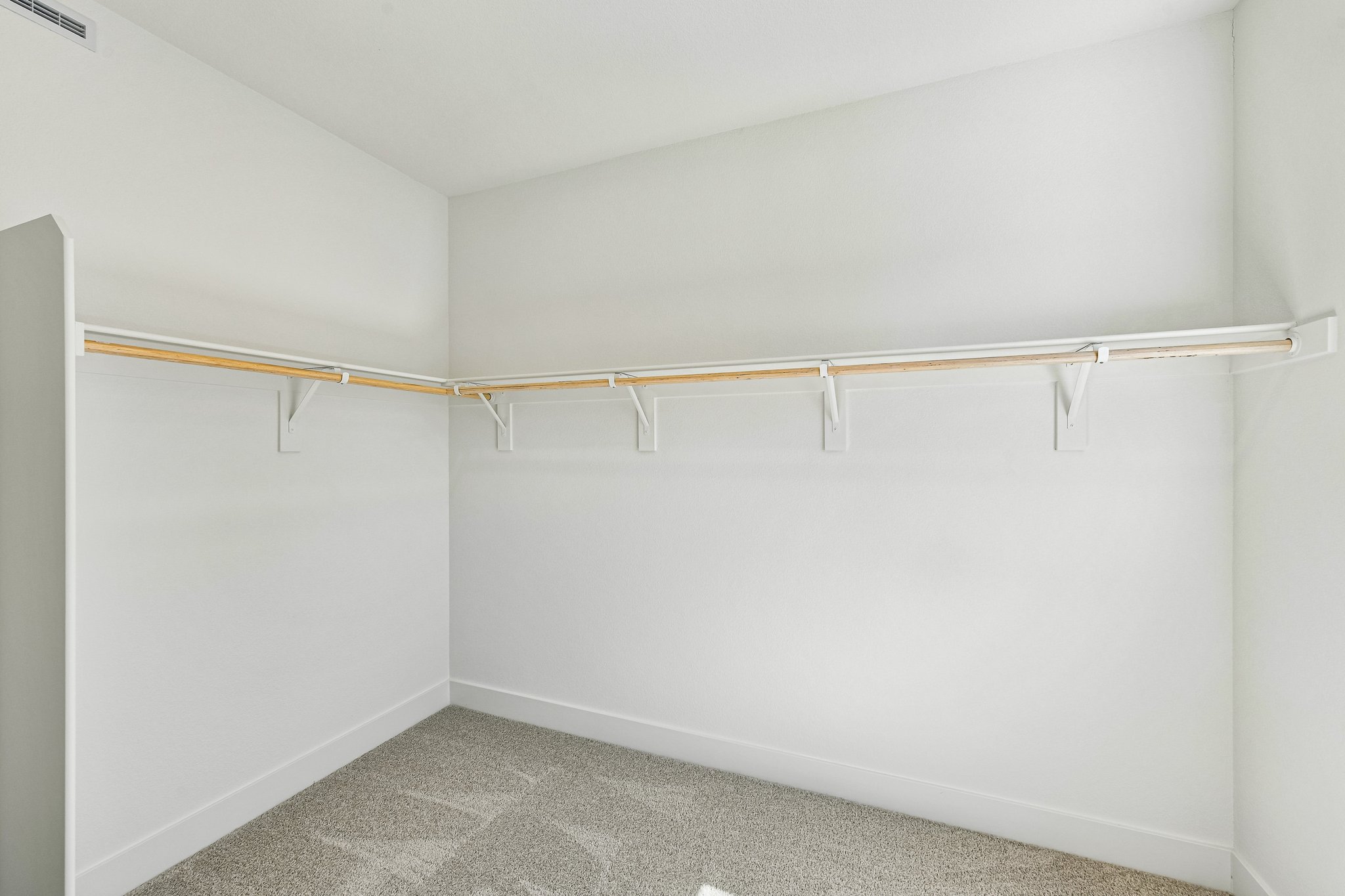 Loft Walk-S2707-031.jpg