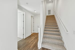 Loft Walk-S2707-005.jpg