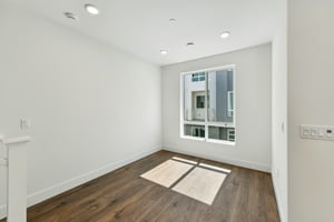 Loft Walk-S2707-009.jpg