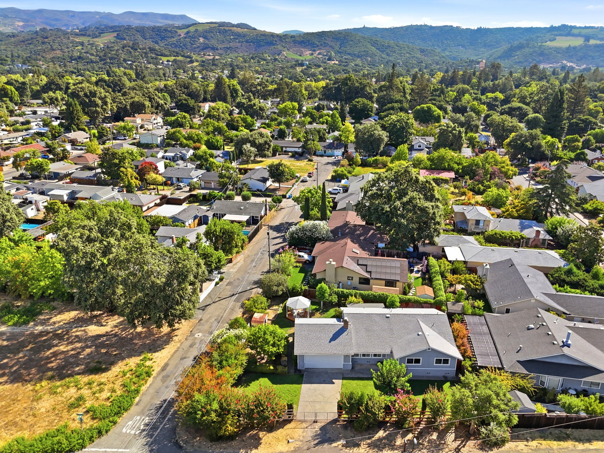 011_F8_AERIAL_18105 Railroad Ave