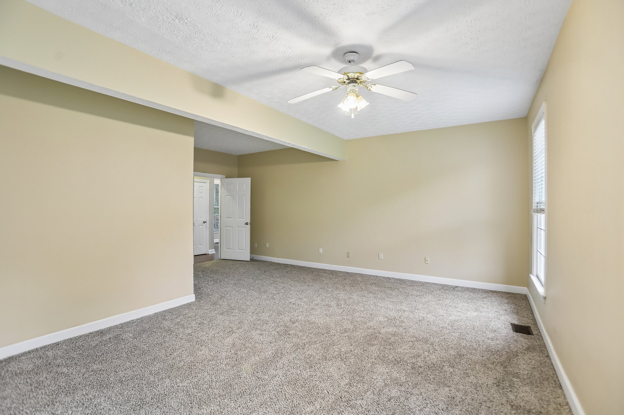 Lake Cove Dr SW-S0906-041.jpg