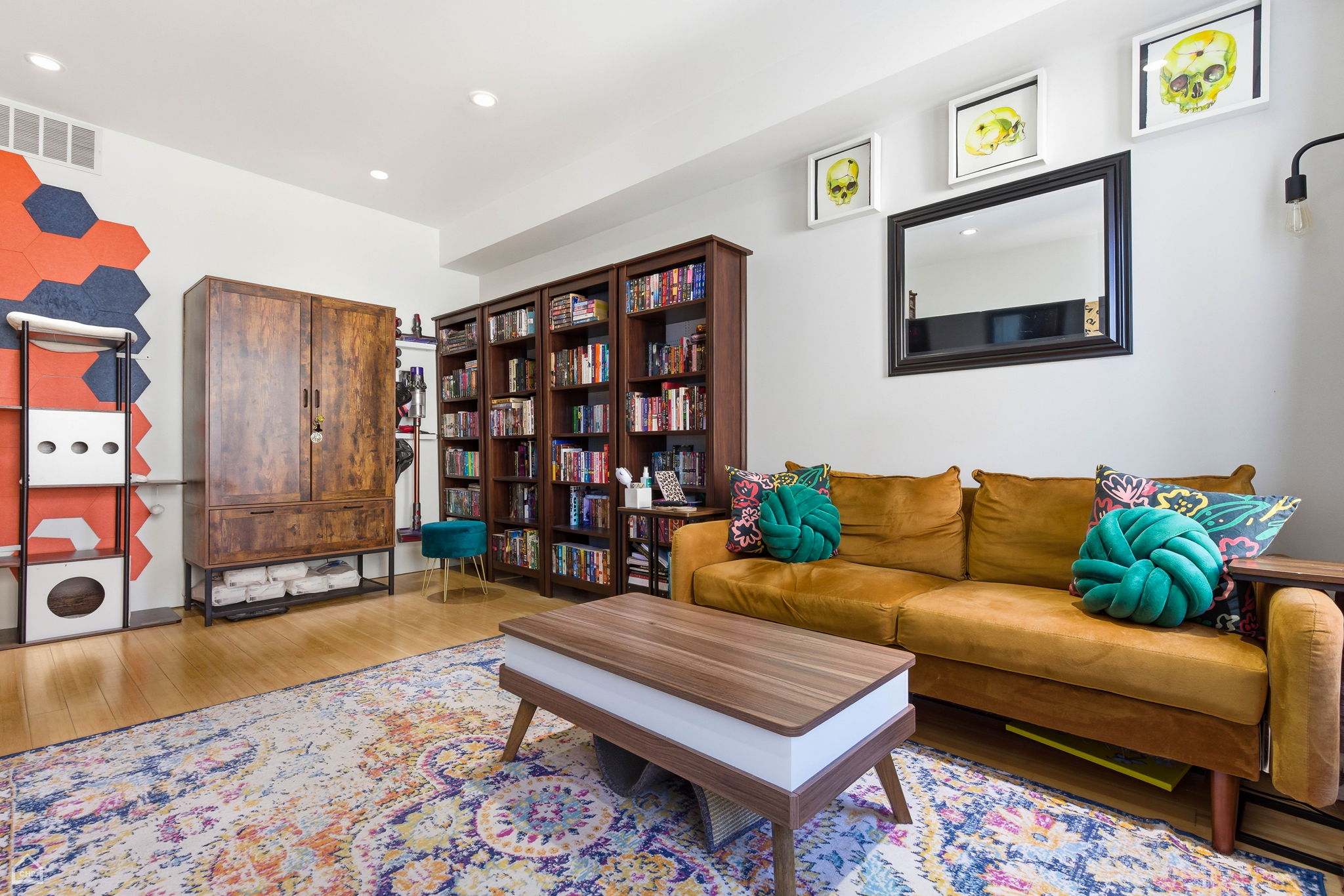 1811 W 17th St 303 - Alan Goodis_CHP2026_002