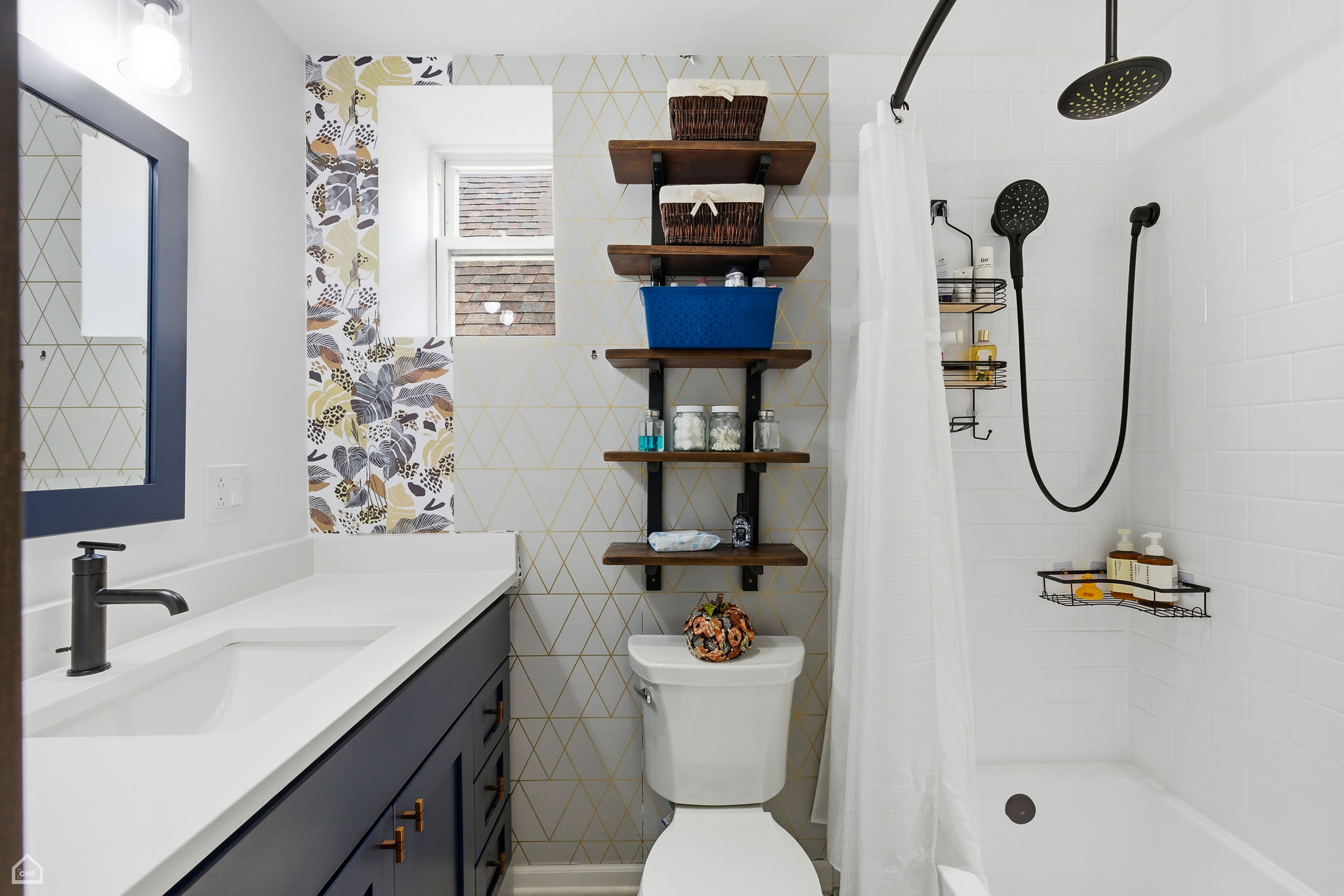 1811 W 17th St 303 - Alan Goodis_CHP2026_007